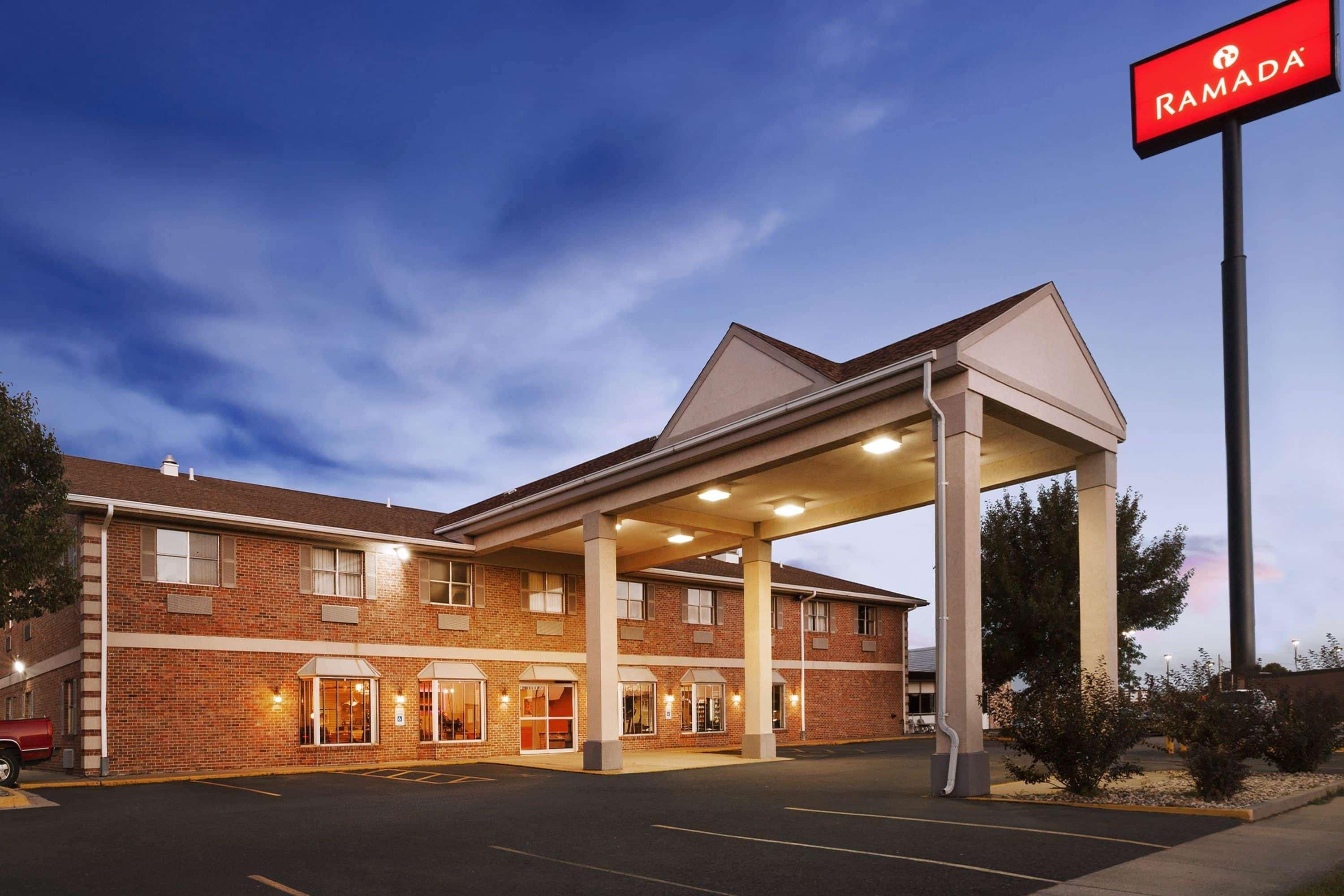 Ramada By Wyndham Sioux City Zewnętrze zdjęcie